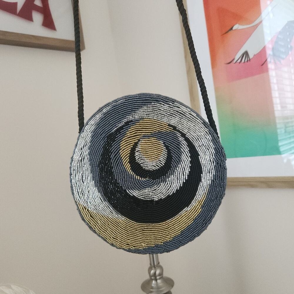 Beaded Geometric Pattern Circle Purse - image 1